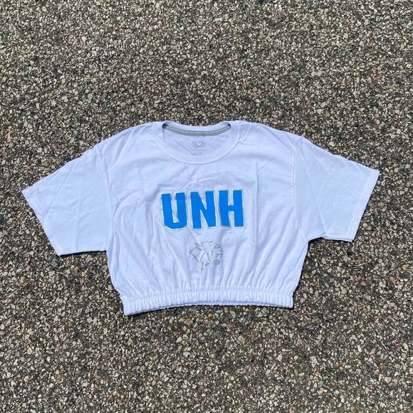 UNH Crop Top - Picture 2 of 3